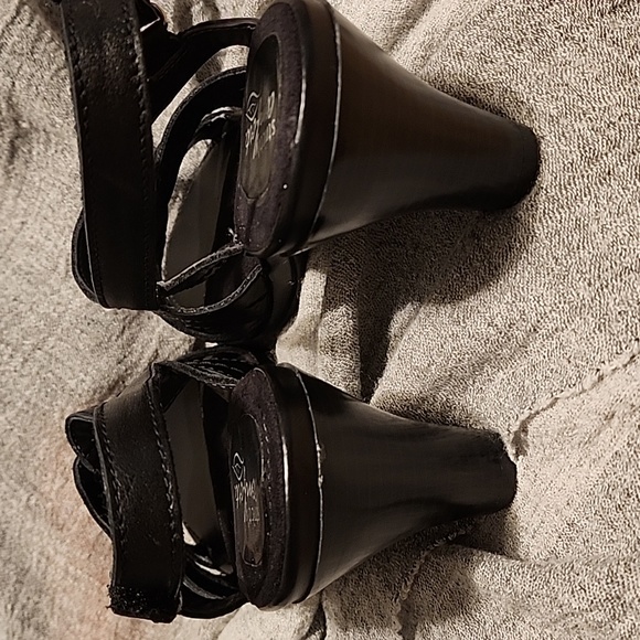 Strictly Comfort Brand Heeled Sandles - Picture 8 of 9